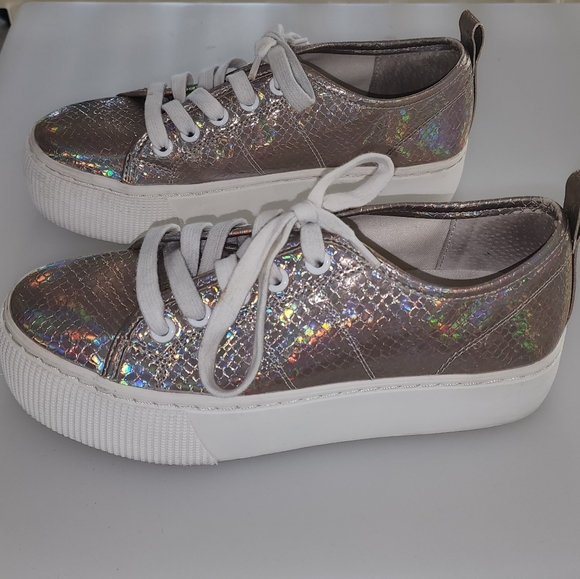 Abound 1.5" Platform Holographic Snake Skin Print Size 6.5 - Picture 3 of 7